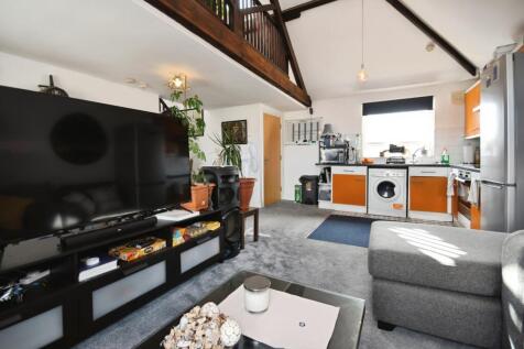 Lounge/Kitchen