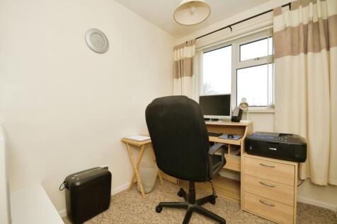 Bedroom 4 / Office