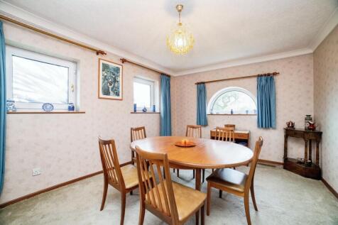 Dining Room/2nd Bed