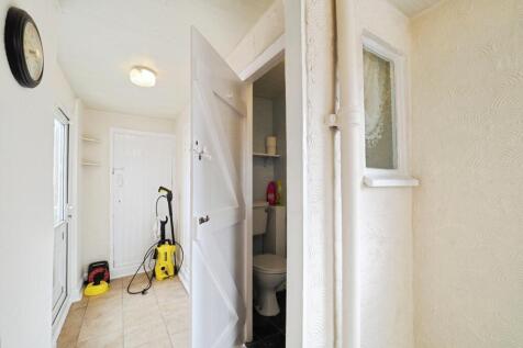 Hall &amp; Wc