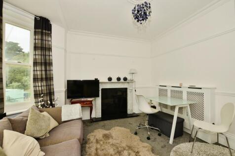 Living Room/Kitchen