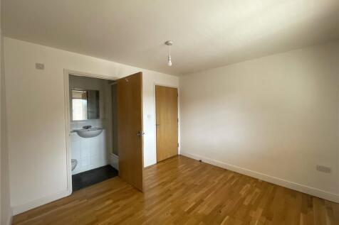 Master &amp; Ensuite