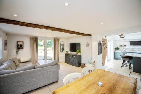 Lounge * Kitchen