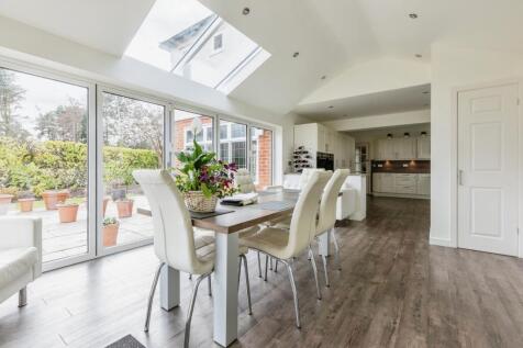 Dining/Kitchen/Famil