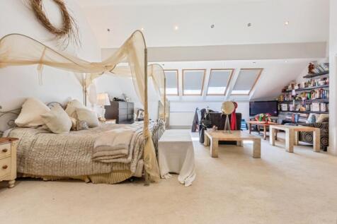 Prinicipal Bedroom