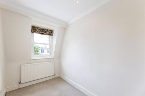 Bedroom 2/Study