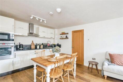 Lounge Kitchen