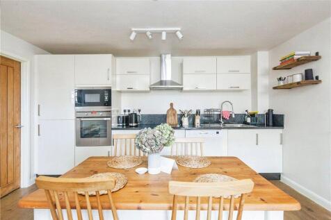 Lounge Kitchen