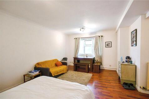 Studio Room