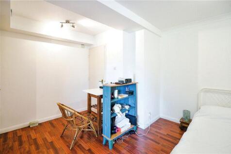 Studio Room
