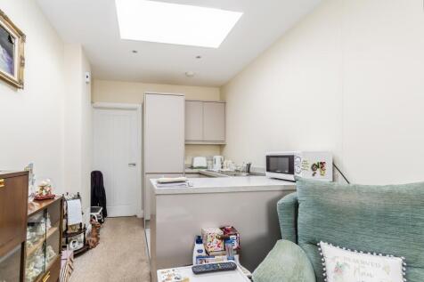Kitchen/Lounge Annex