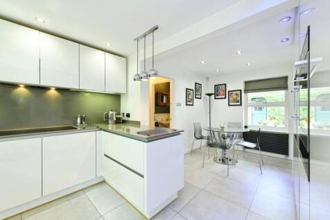 Kitchen/B&#39;fast Room