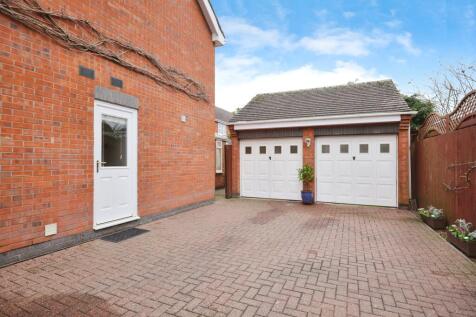 Garage/Parking