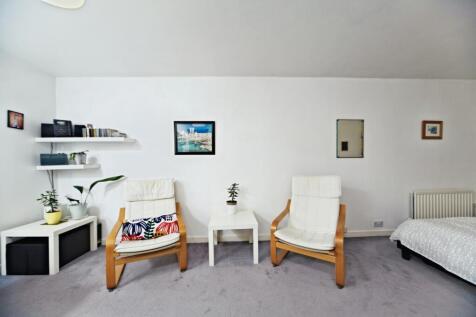 Lounge/Bedroom