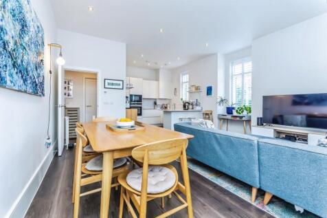 Lounge/Kitchen