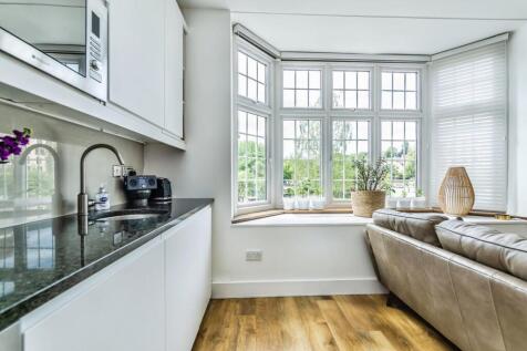 Lounge/Kitchen