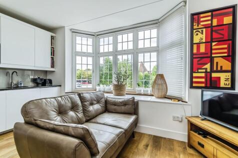 Lounge/Kitchen