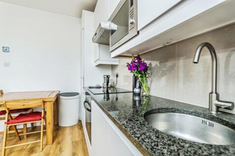 Lounge/Kitchen