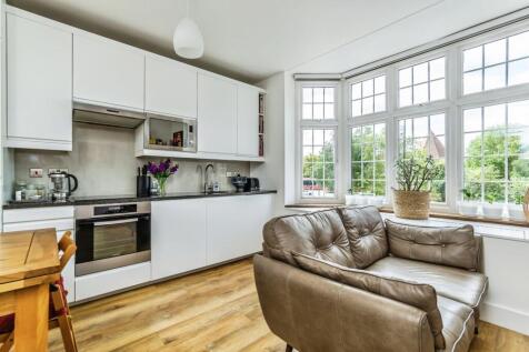 Lounge/Kitchen