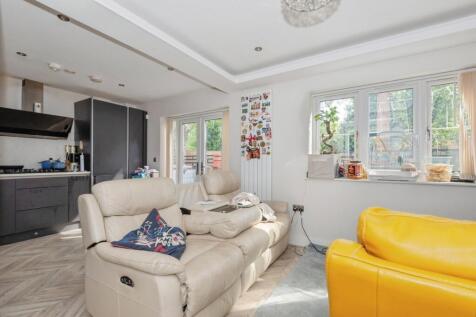 Lounge/Kitchen