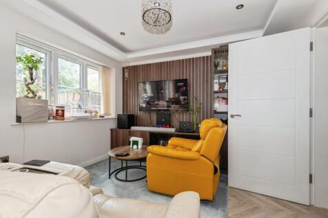Lounge/Kitchen