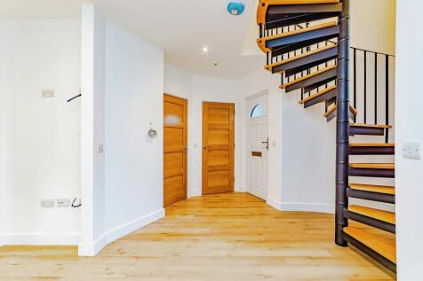 Entrance Lobby Area