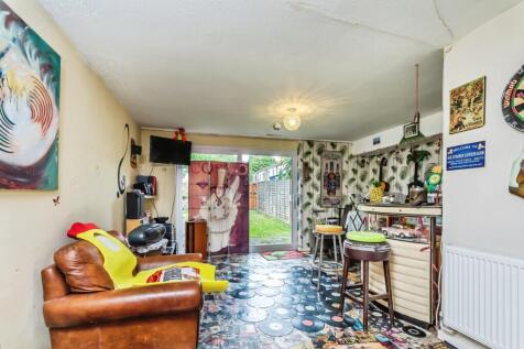 Bedroom4/Games Room