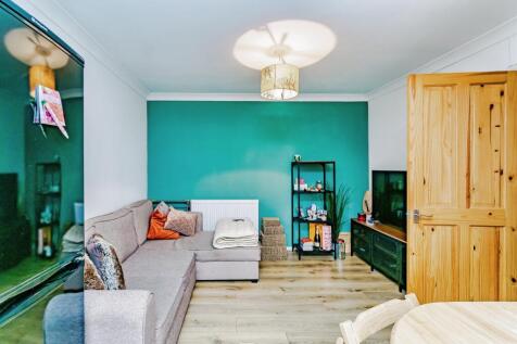 Lounge/Kitchen