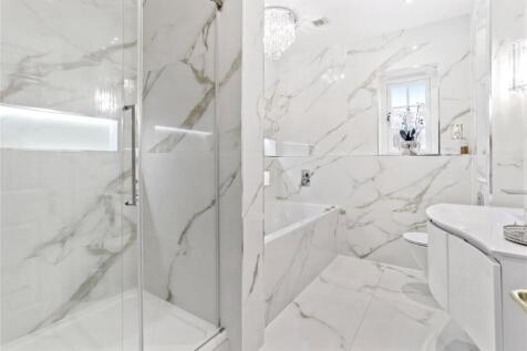 Family Bath/Shower