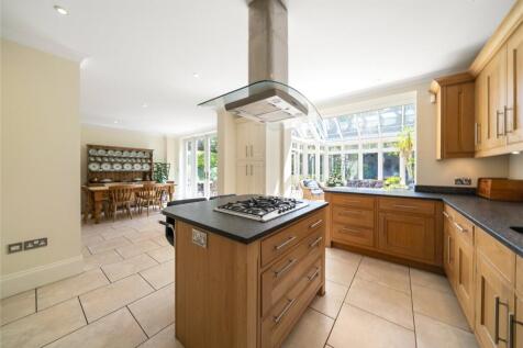 Kitchen/ Dining