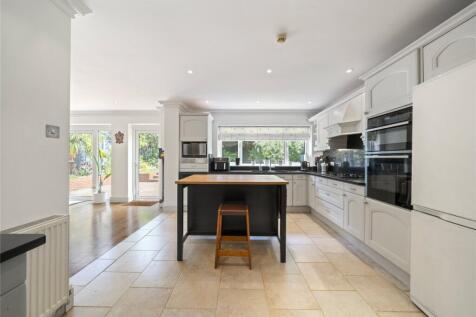 Kitchen/ Dining