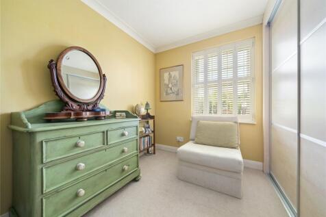 Bed/Dressing Room