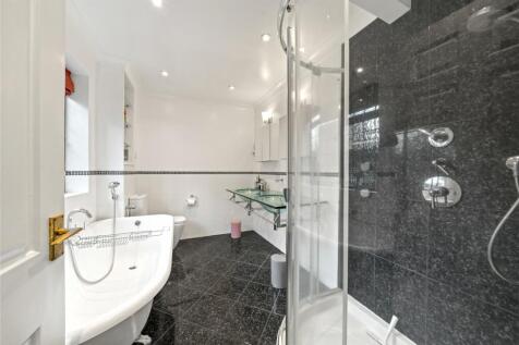 Bath/Shower Room