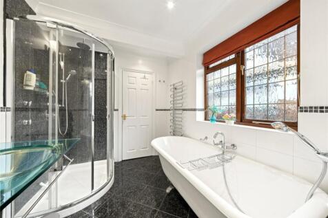 Bath/Shower Room