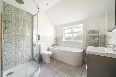 Family Bath/Shower
