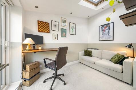 Bedroom/Study