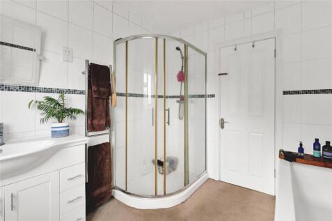 Bath/Shower Room