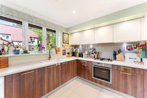 Kitchen/ Dining