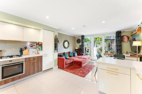 Kitchen/ Dining