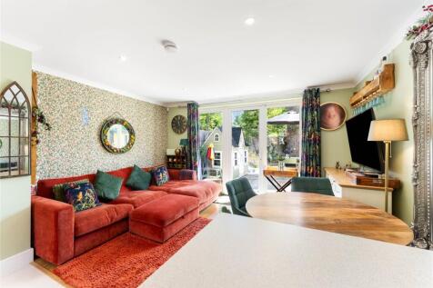 Kitchen/ Dining