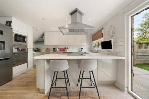 Kitchen/ Dining