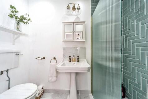 En-Suite 1