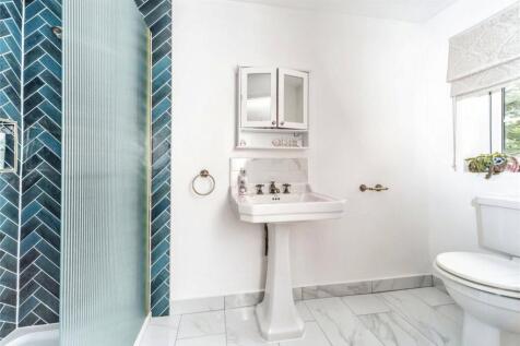 En-Suite 2