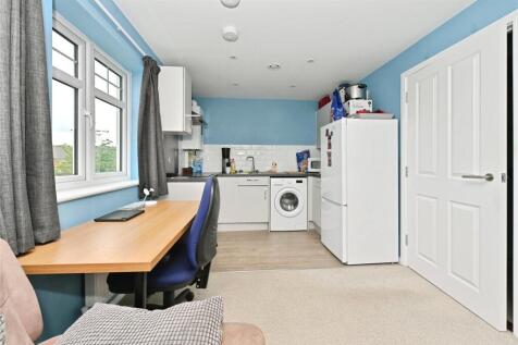 Lounge/Kitchen