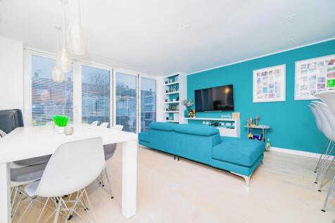 Dining/Snug Area