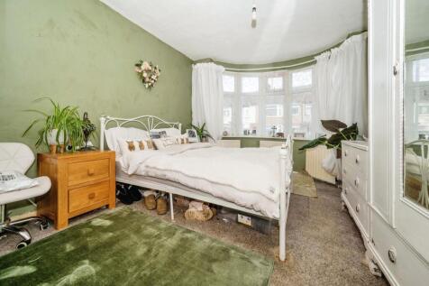 Lounge/Bedroom Four