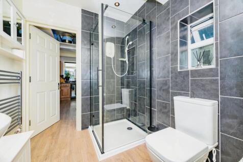 D/Stairs Shower Room