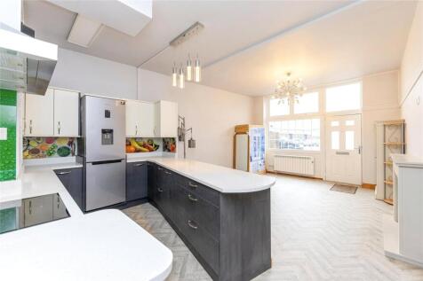 Living/Kitchen Area