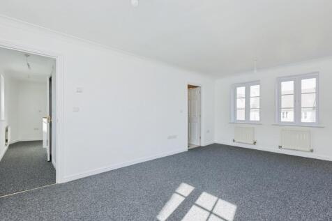Lounge/Dining Area