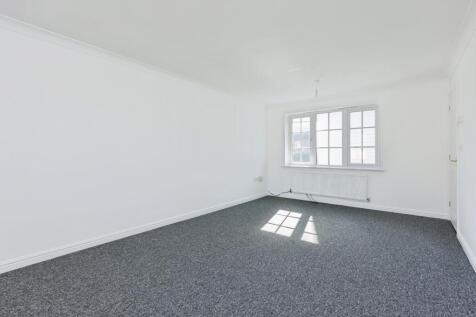 Lounge/Dining Area